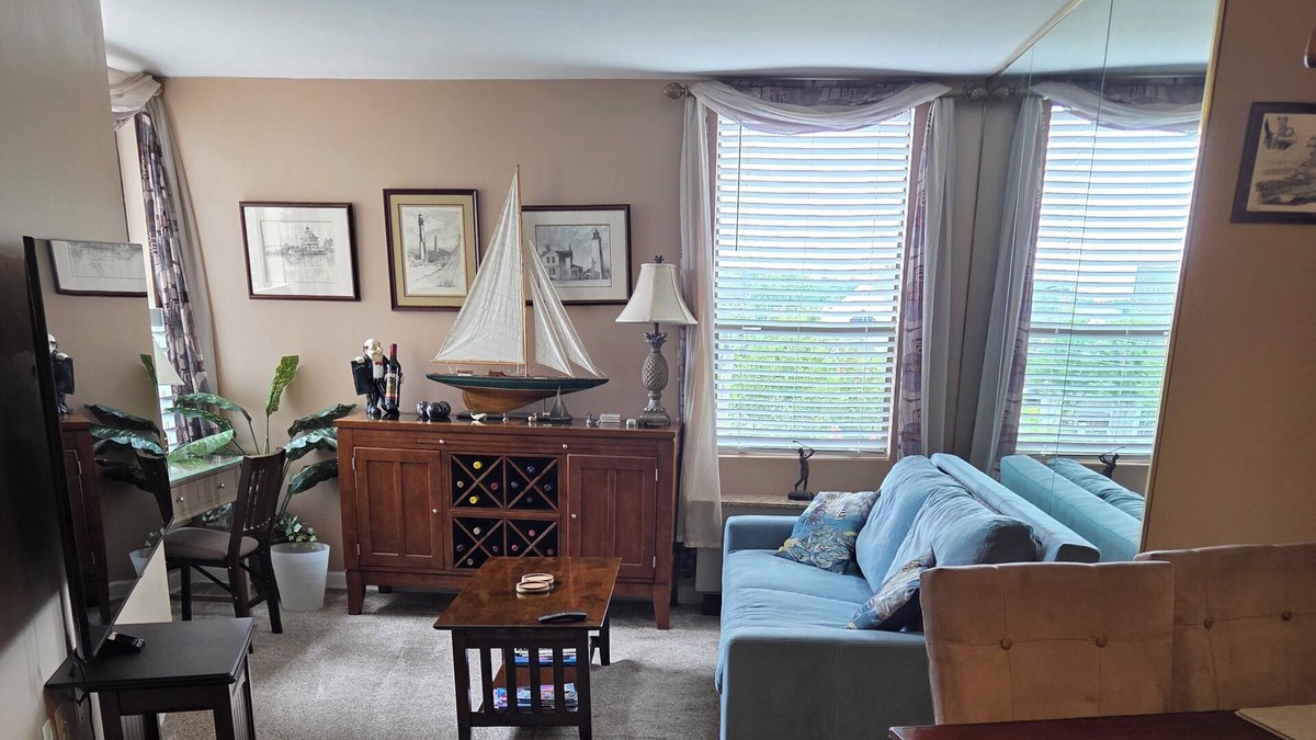 Eastport Condo | Beautiful Condo - Water View Near City Dock