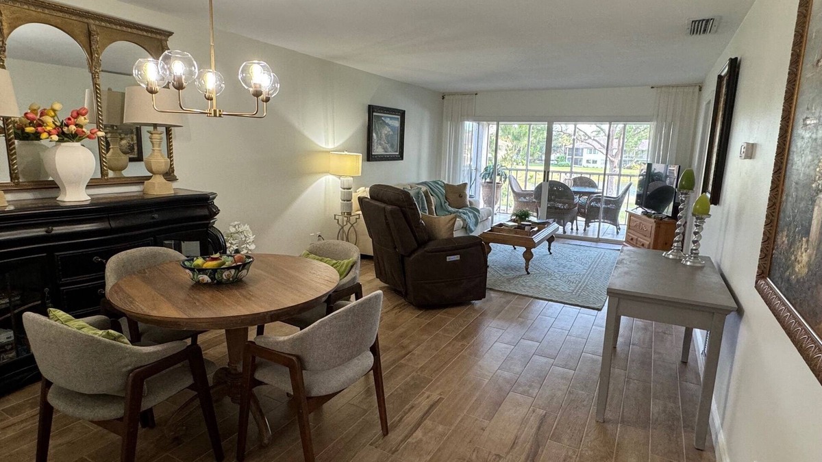 The Meadows Condo | Beautiful condo with golf view in the Meadows Golf Club.