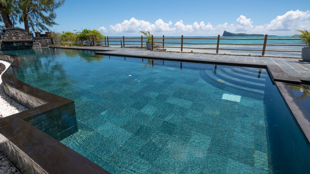 Bain Boeuf Apartment | Beautiful contemporary flat of 120 m2 BEACHFRONT
