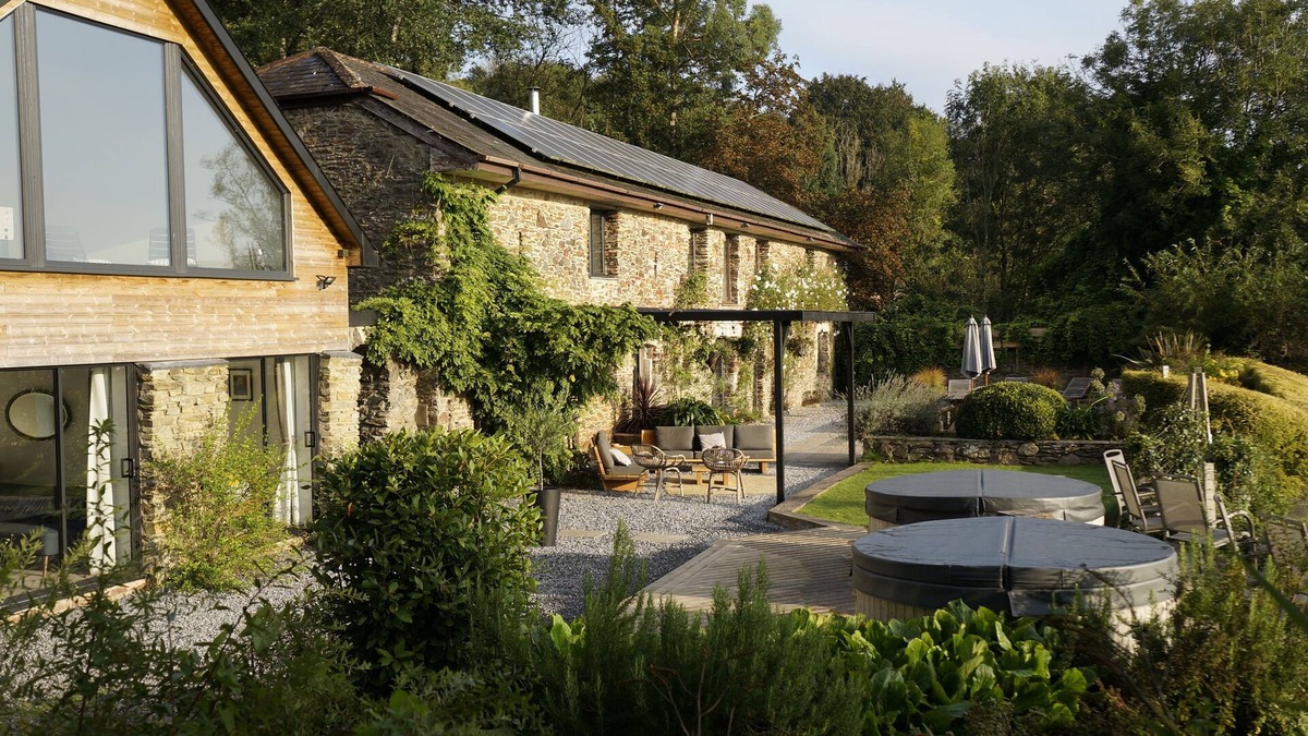 Ashprington House | Beautiful converted barn, a retreat for families and friends to enjoy!