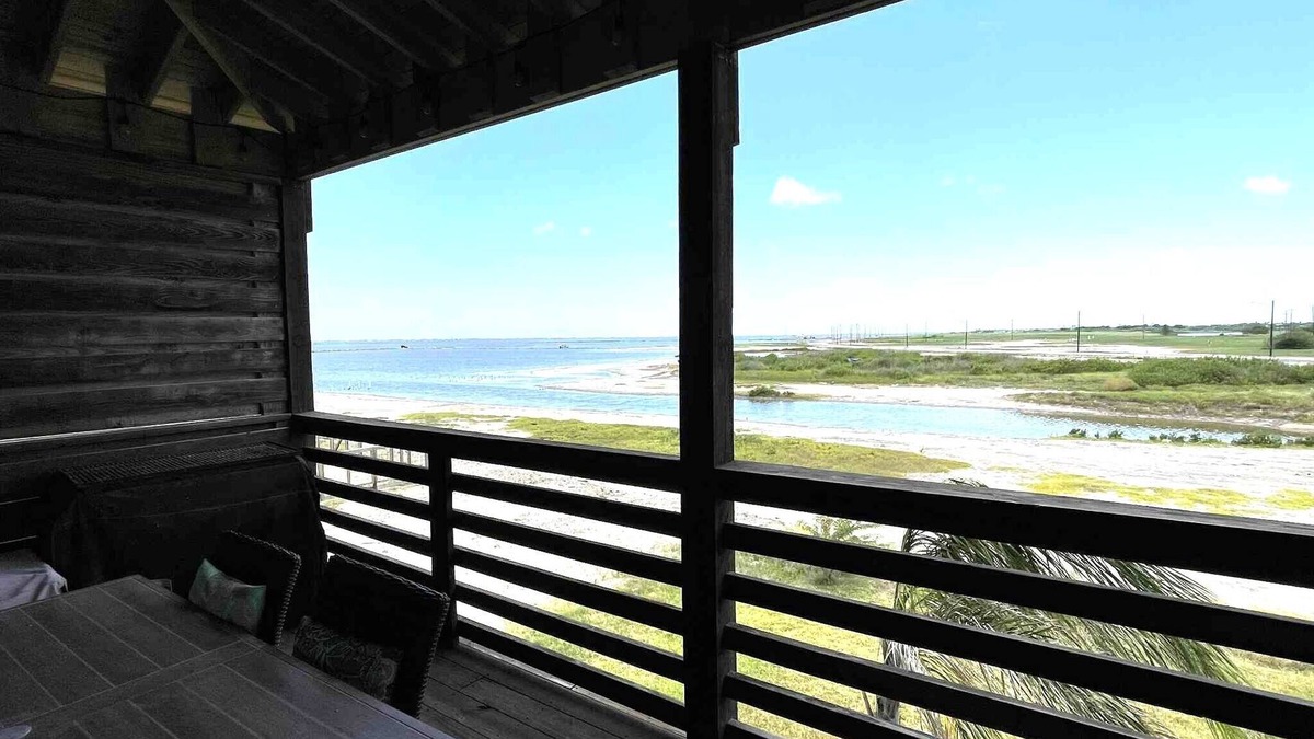 Flour Bluff House | Beautiful Corpus Christi Beach Home
