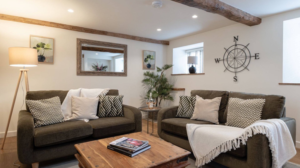 Moreton-in-Marsh Cottage | Beautiful Cotswold Holiday Home - The Puzzle House