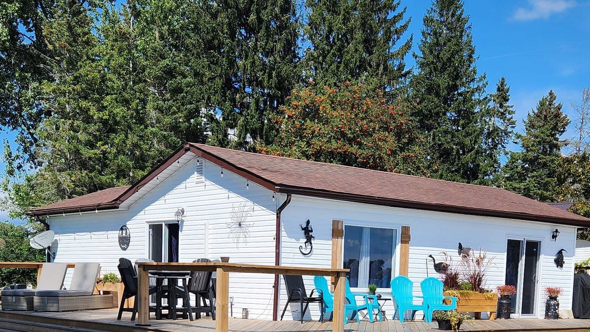 Carrying Place Cottage | Beautiful Cottage on Wellers Bay, minutes away from Prince Edward County