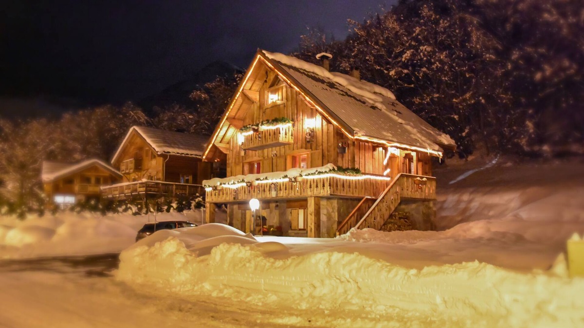 Mont-de-Lans Ski Chalet | Beautiful cottage for 10 people in Les Deux Alpes