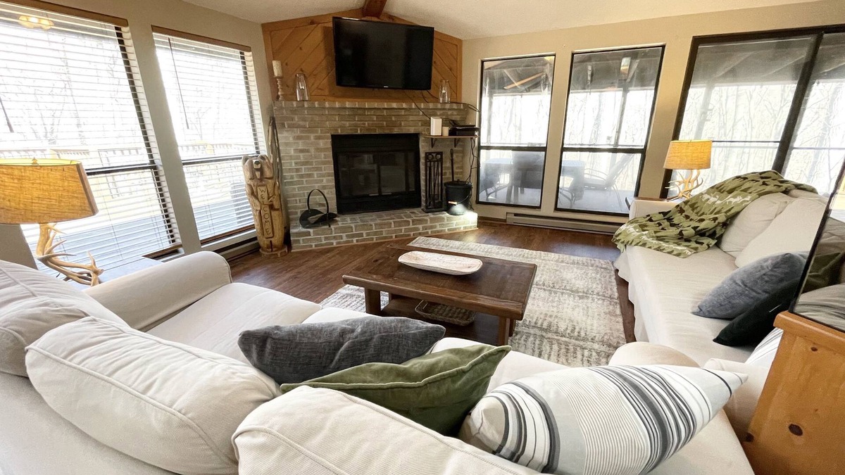 The Woods Cabin | Beautiful Cottage At 'the Woods' Resort, Golf, Spa, Swimming & Resort Amenities