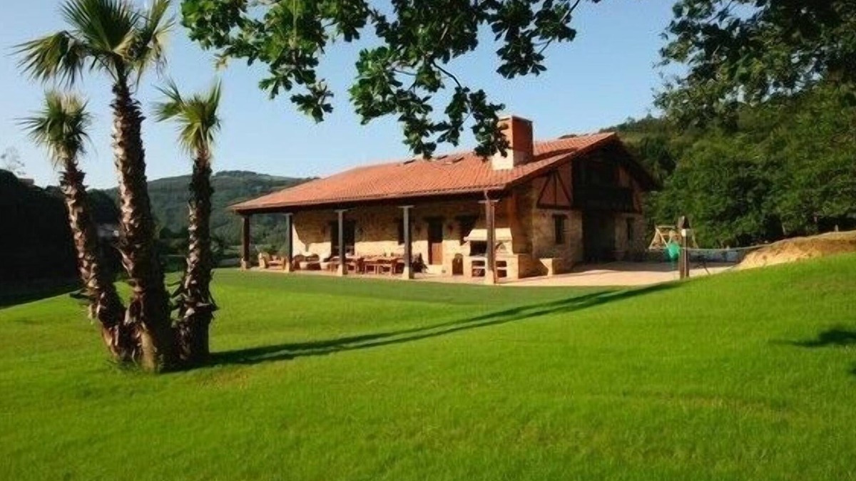 Isuskitza Cottage | BEAUTIFUL COTTAGE BY THE RIVER, CLOSE TO BILBAO AND THE BEACH