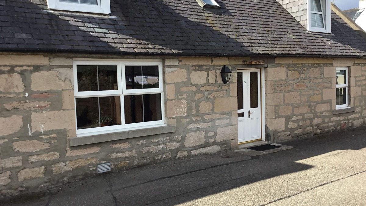 Nairn Cottage | Beautiful cottage by the sea.