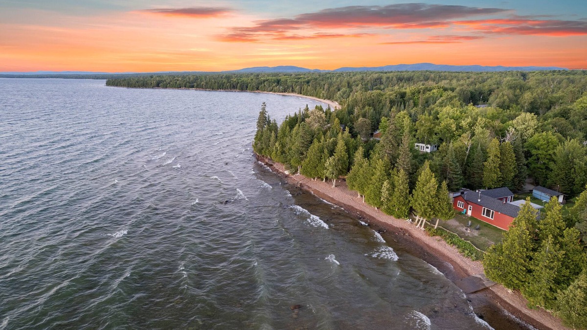 Algoma District Cottage | Beautiful Cottage on Lake Superior with Incredible Sunsets