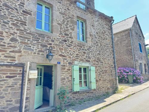 Lanvallay House | Beautiful Cottage