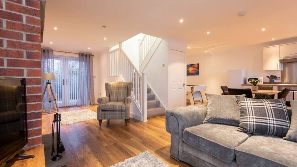 Durham House | Beautiful Cottage in Durham with Pool Table