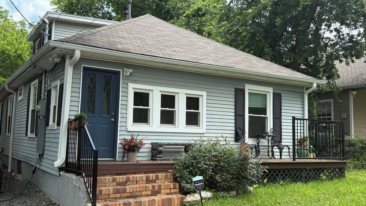 McKinney Cottage | Beautiful Cottage in Historic District, short walk to the Square.