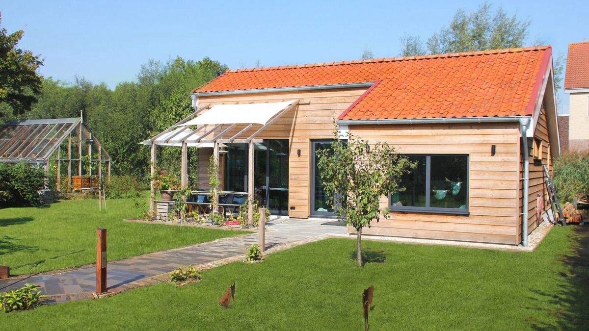 Woudrichem Cottage | Beautiful Cottage in secluded garden