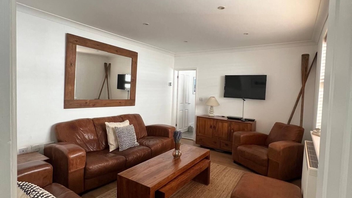 Swanage House | Beautiful Cottage in the heart of Swanage with parking