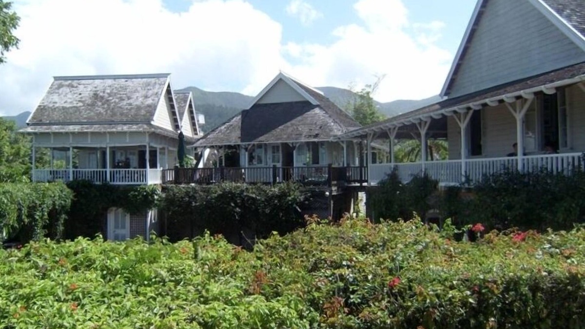 Gordon Town Cottage | Beautiful Cottage in the Blue Mountains from $90/Night/Guest