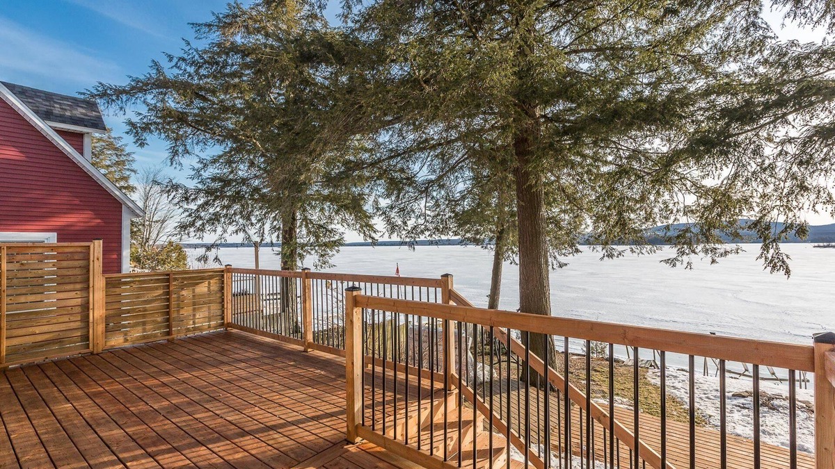 Lac-Brome House | Beautiful cottage on Brome Lake, 3 bdr, 2xbtr, 3Ter, pedalo Kayak (CITQ302383)