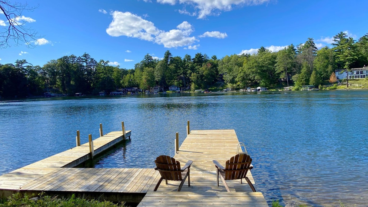 Florence Cottage | Beautiful Cottage on Spread Eagle Chain- No Additional Cleaning Fee