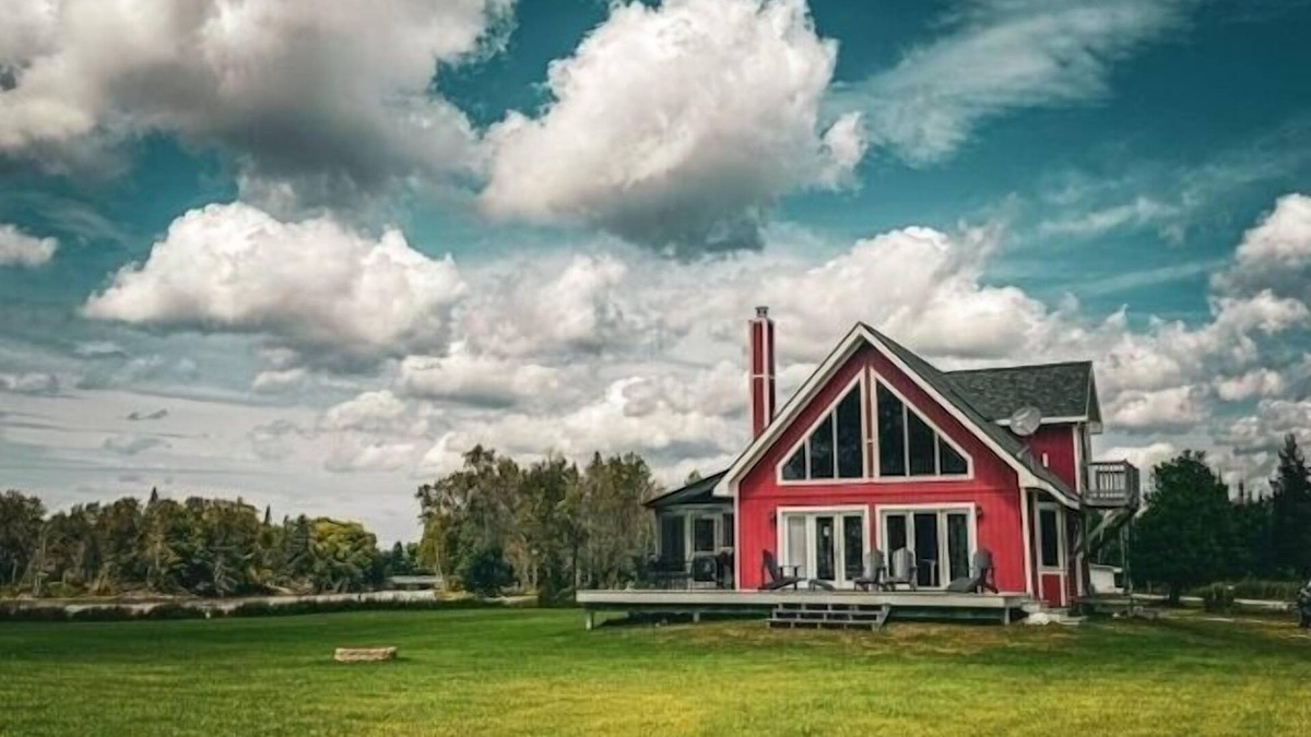 Hessel House | Beautiful Cottage on St. Martins Bay, Lake Huron, with Pontoon, Kayaks & Canoe!