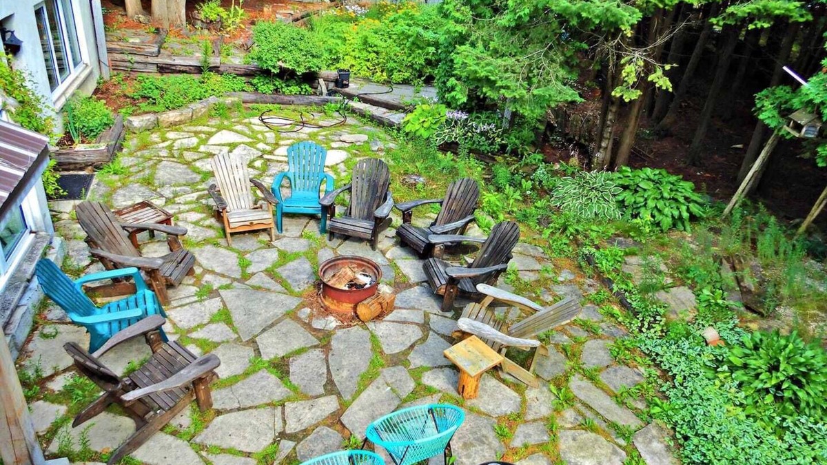 Chatsworth Cottage | Beautiful Cottage - Sleeps 14+ Trails Sauna Fire pit No Neighbours