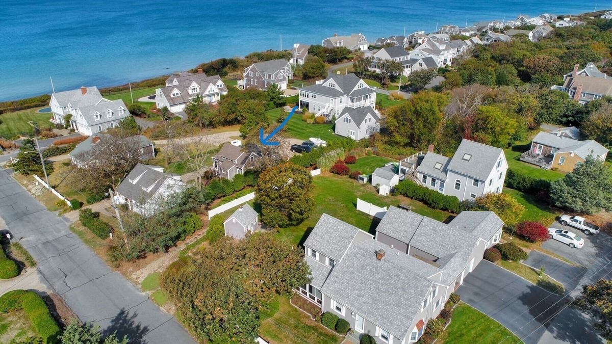 Dennis Cottage | Beautiful Cottage with Private Association Rights