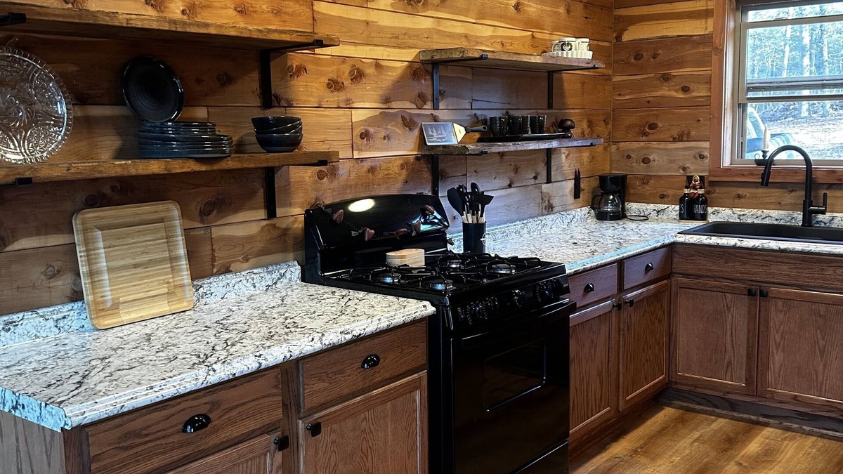 Zion Cabin | Beautiful country cabin on a natural spring creek!