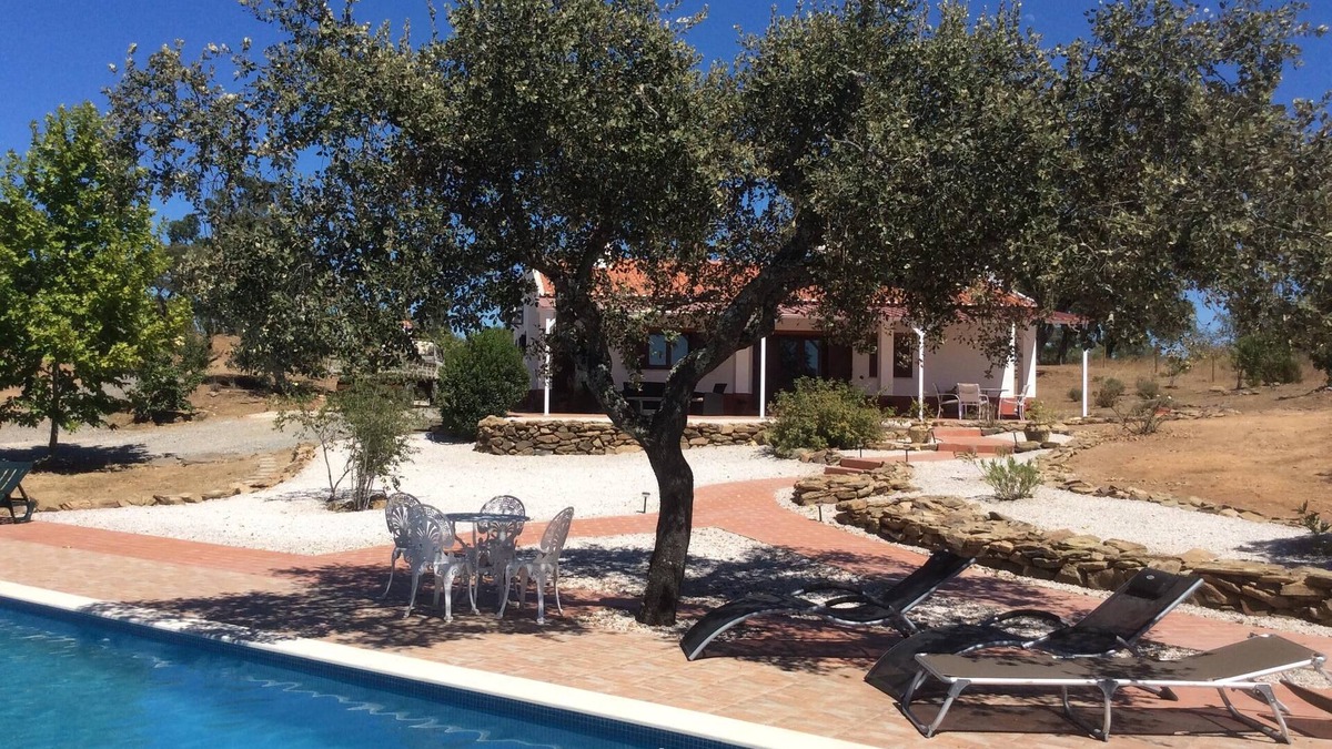 Aldeia dos Palheiros Cottage | Beautiful country villa with luxury swimming pool and relaxing Hot Tub