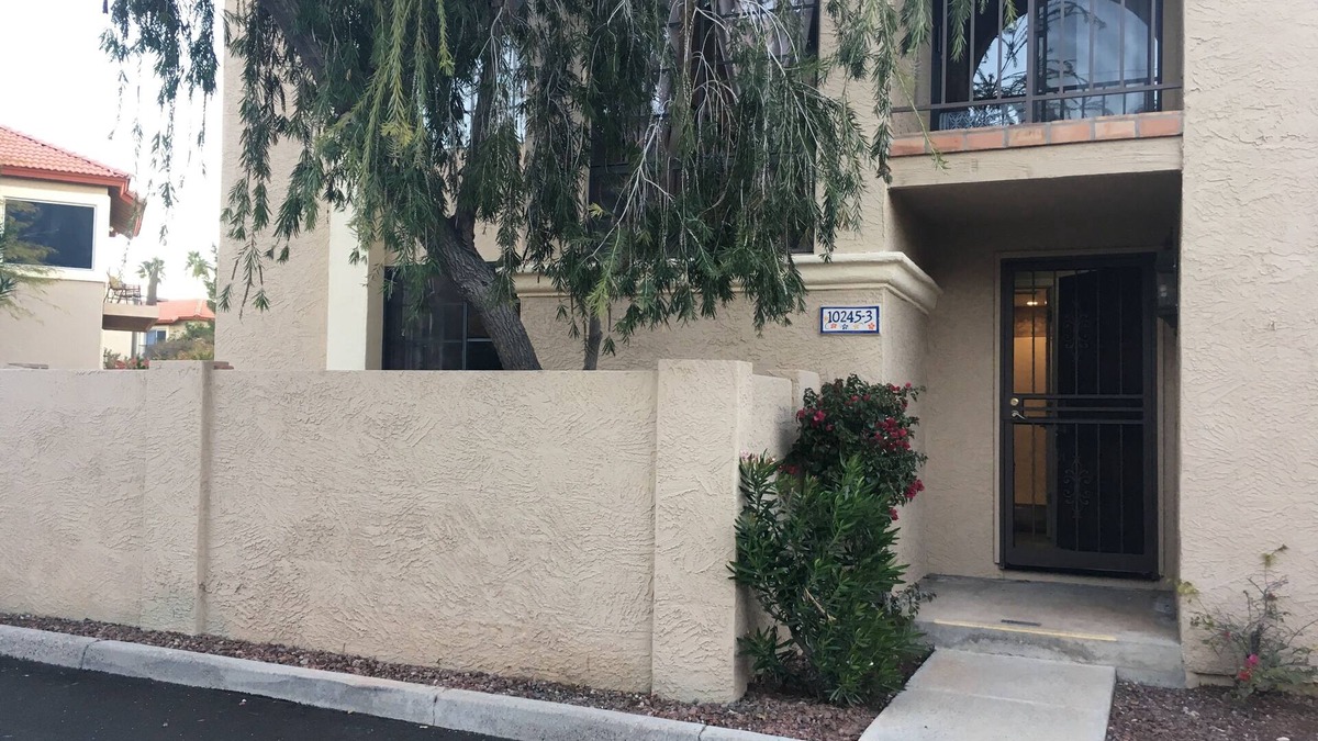 North Mountain House | Beautiful courtyard villa at the Pointe Resort Condominiums at Tapatio Cliffs