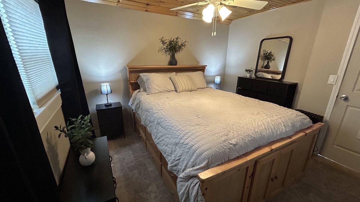 Brantingham House | Beautiful, cozy 2 bedroom house on Brantingham Lake!