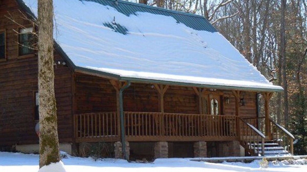 Helen House | Beautiful Cozy Cabin Nestled in the Sautee Valley