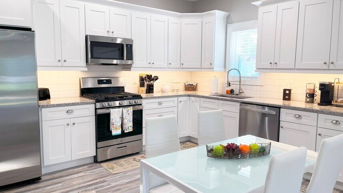 Cleveland Heights House | Beautiful Cozy *New Build Home* - Pet Friendly