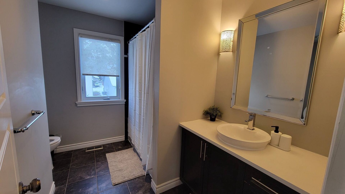 Clarence-Rockland House | Beautiful cozy single House in Rockland ,ONTARIO which is 35 min from Ottawa.