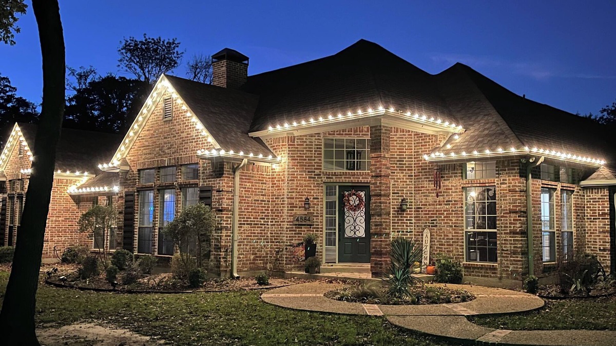 Klondike House | Beautiful Custom 4 bedroom pool home with 3 acres. Private spacious backyard.