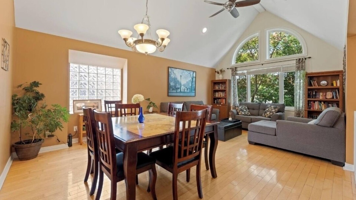 Tecumseh House | Beautiful custom-built 5-bedroom home in the heart of Tecumseh