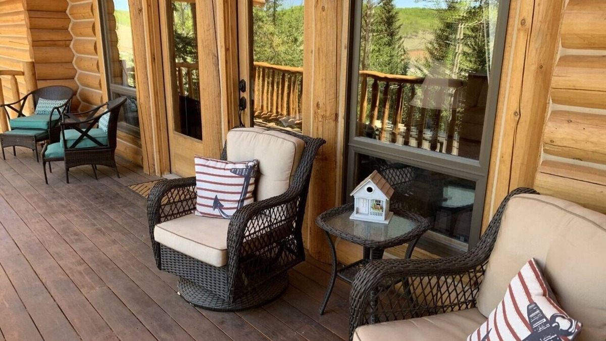 Cripple Creek House | Beautiful Custom Log Home in the Mountains- Great for Large Families