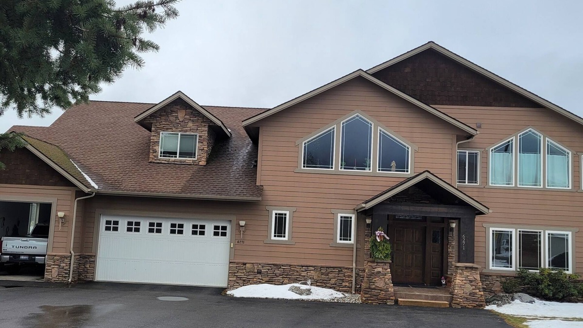 Dalton Gardens House | Beautiful Dalton Gardens {Coeur d Alene} home with 5 bedrooms and 7 bathrooms.