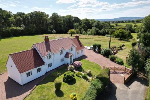 Hartpury House | Beautiful Danford House & Lodge with Hot Tub