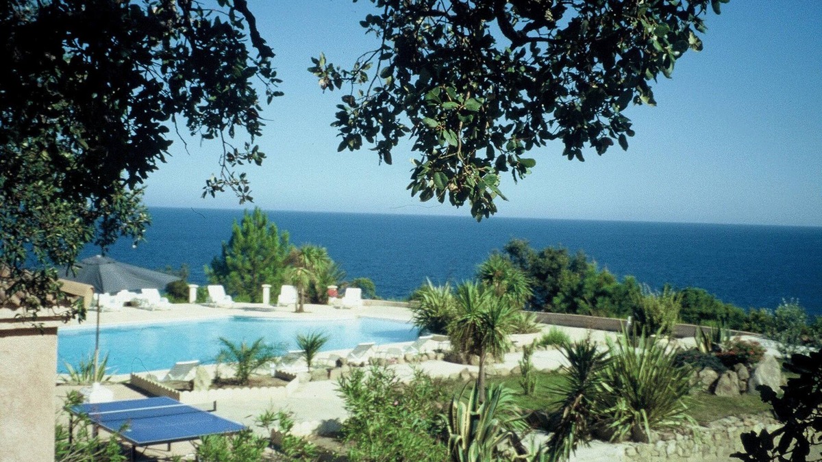 Solenzara Villa | Beautiful detached villa with sea view OR garden and swimming pool in Solenzara Corsica