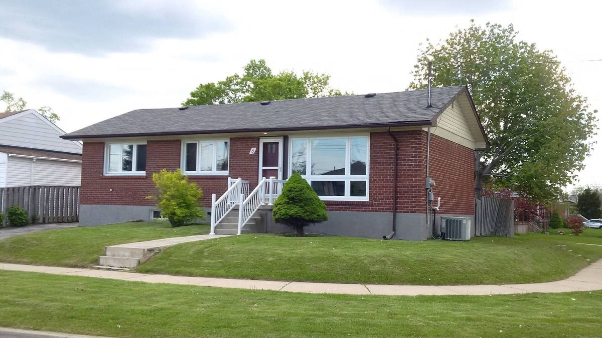 Wexford House | Beautiful Detached Clean and Spacious 6 Bedroom House – Toronto