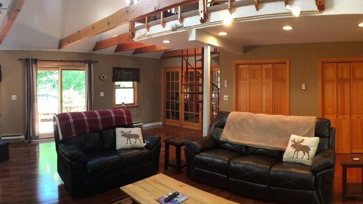 Conway House | Beautiful Dog-Friendly Conway Chalet! 🐶⛷️🏖️☀️❄️🍁