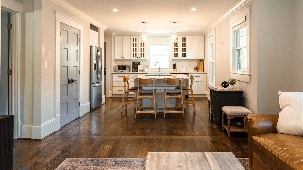 Greenville Cottage | Beautiful Downtown Cottage Walkable to Falls Park on the Reedy & Downtown