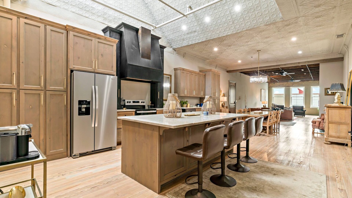 Paris Apartment | Beautiful Downtown Paris with great amenities and spacious living experience.