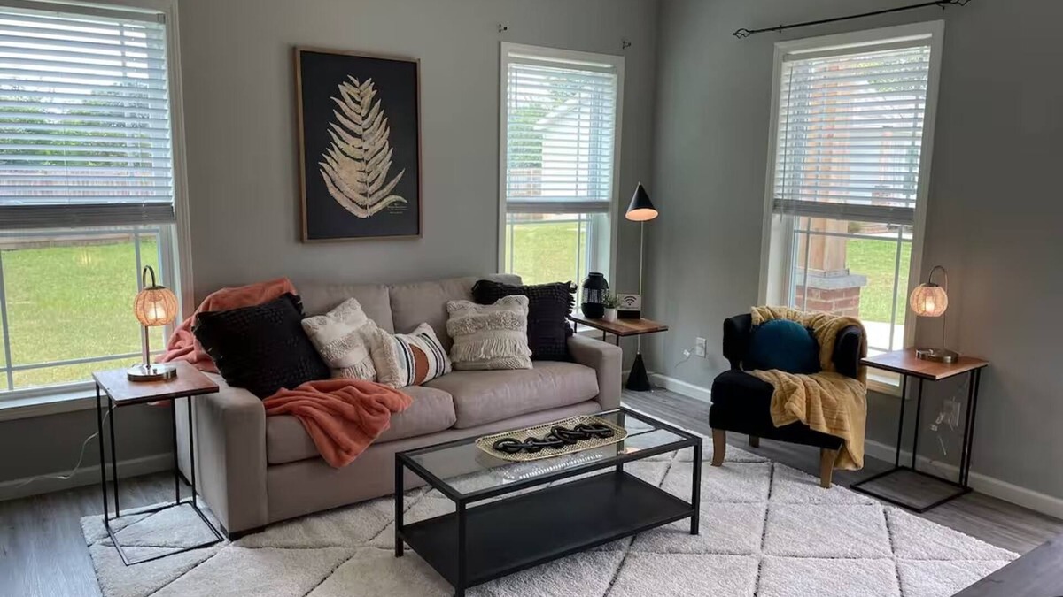 Harvest Apartment | Beautiful Duplex for 4 Near Madison
