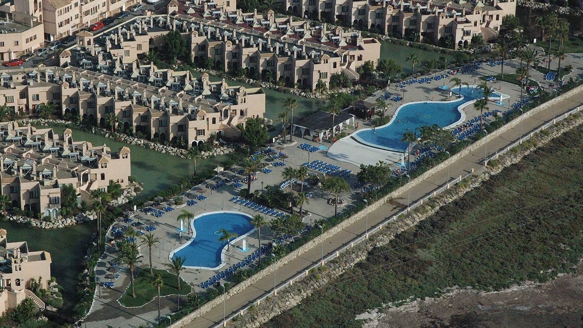 Centro Comercial Bahia Sur Apartment | BEAUTIFUL DUPLEX IN THE COMPLEX OF BAHIA SUR IN CADIZ