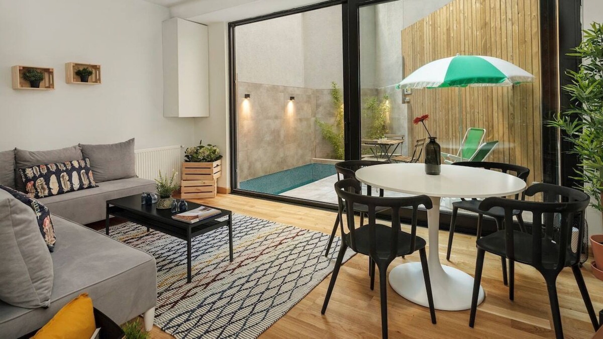 Kabatas Apartment | Beautiful duplex in the heart of Cihangir