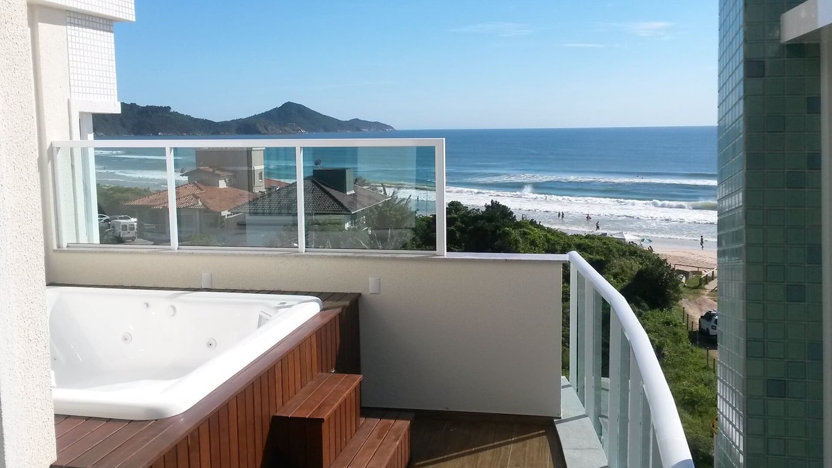 Canto Grande Apartment | Beautiful duplex penthouse apartment in Praia de Mariscal, Bombinhas SC