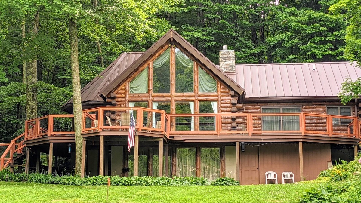 Kimbolton Cabin | Beautiful Eagle Rock Lodge!