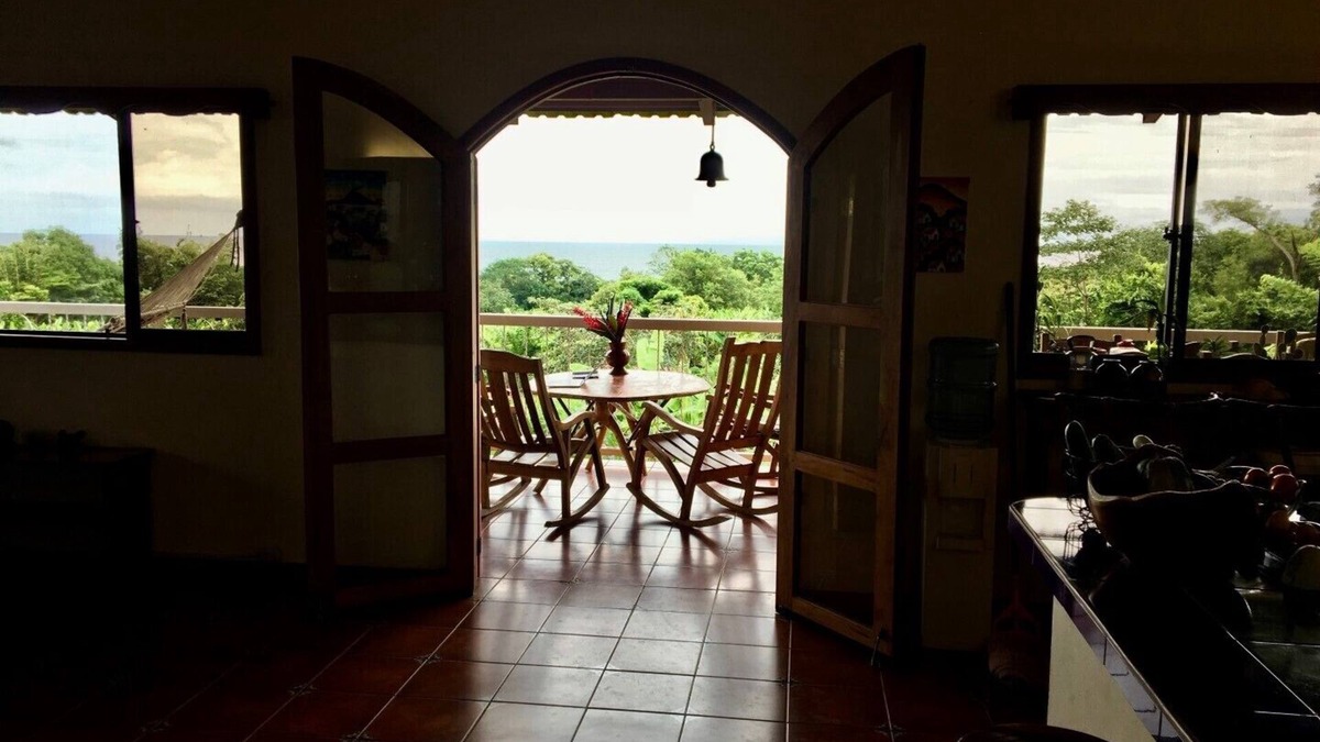 Balgue House | Beautiful Eco-Farm with Spectacular Views