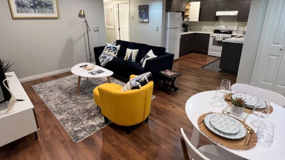 Regional District of Nanaimo Apartment | Beautiful Entire 2 Bedroom Suite