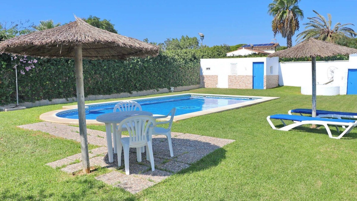 Conil de la Frontera Ski Chalet | Beautiful villa with pool and garden