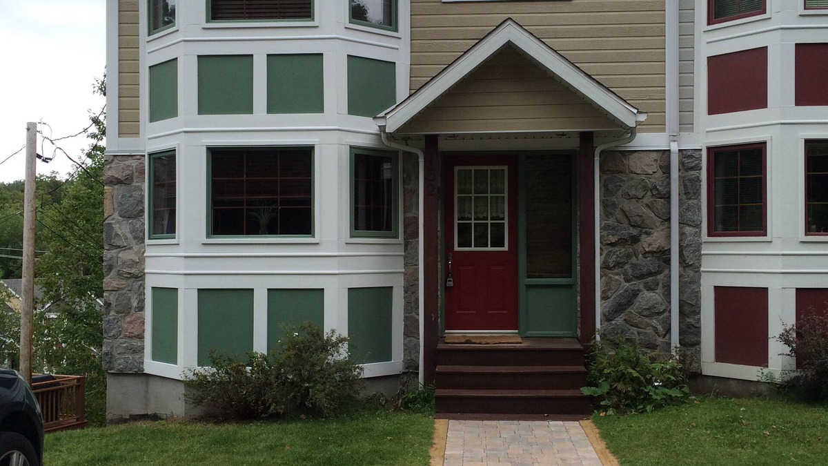 Mont-Tremblant Ski Chalet | Beautiful Family And Pet-Friendly Cottage In Pinoteau Village, Mont-tremblant.