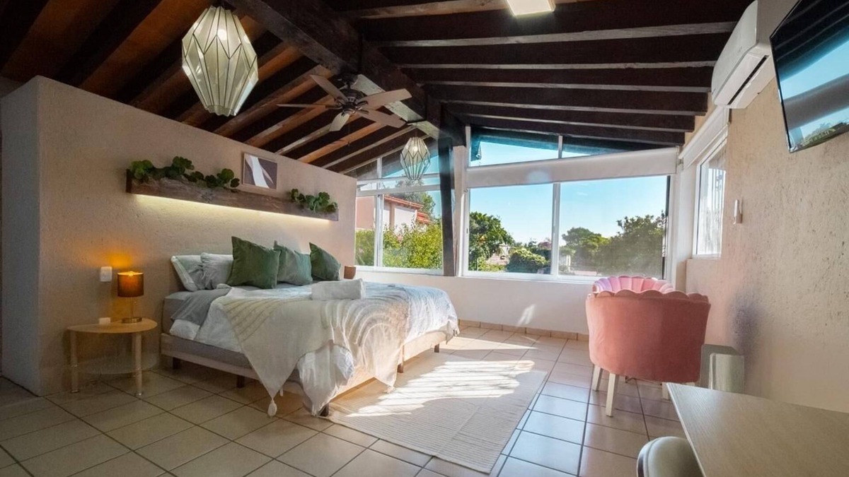 Cuernavaca House | Beautiful family cabin, pool w/boiler, garden, parking, tombling,
